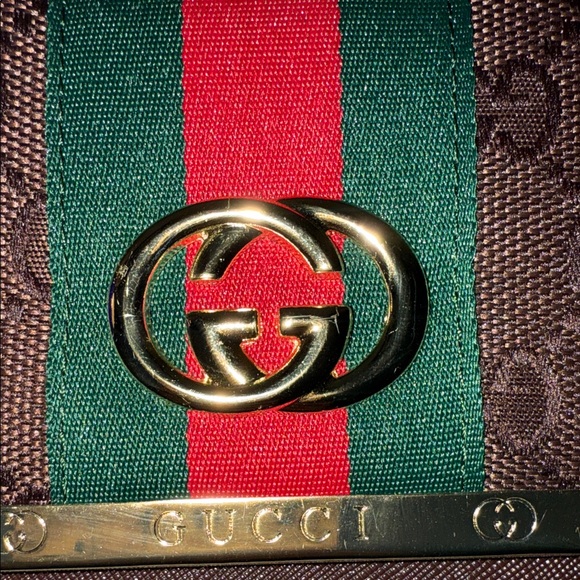 G G  Inspired Wallet with Signature Red and Green Accents - Picture 5 of 11